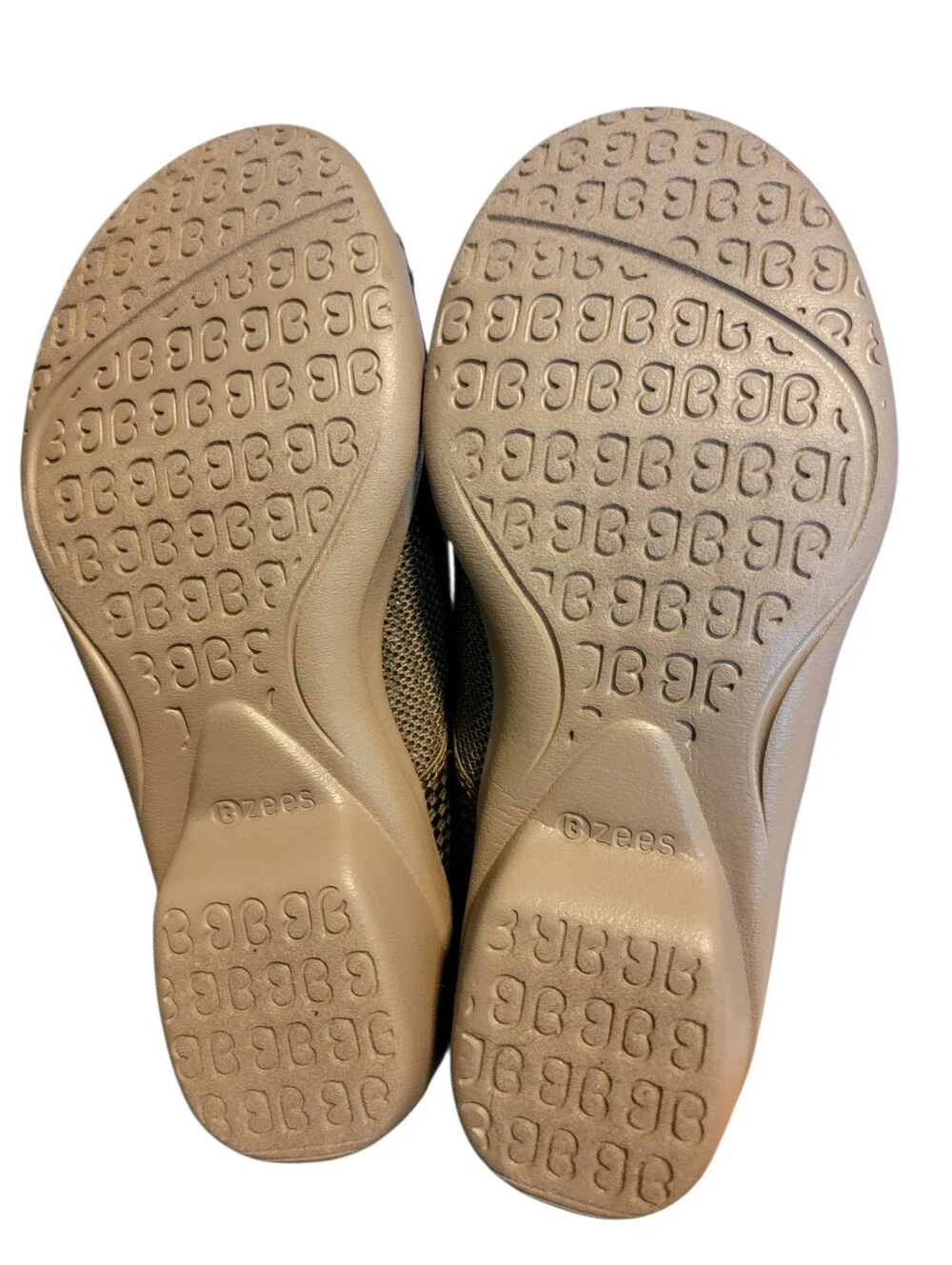 BZEES Molly Comfort Sandals Slingback Open Toe Summer Shoes Neutral Chic 9 Wide